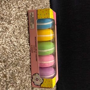 BRAND NEW macaron jelly squishies